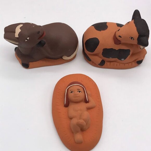 Peruvian Handmade Pottery Nativity Clay Set 8 pcs Christmas Decor (3" Tall Each) - Picture 8 of 9